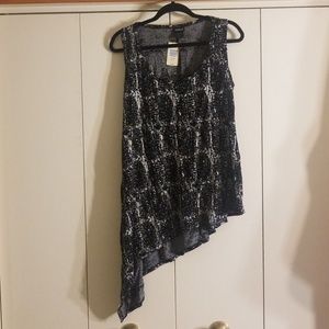 Torrid Black and White Tank Size 0